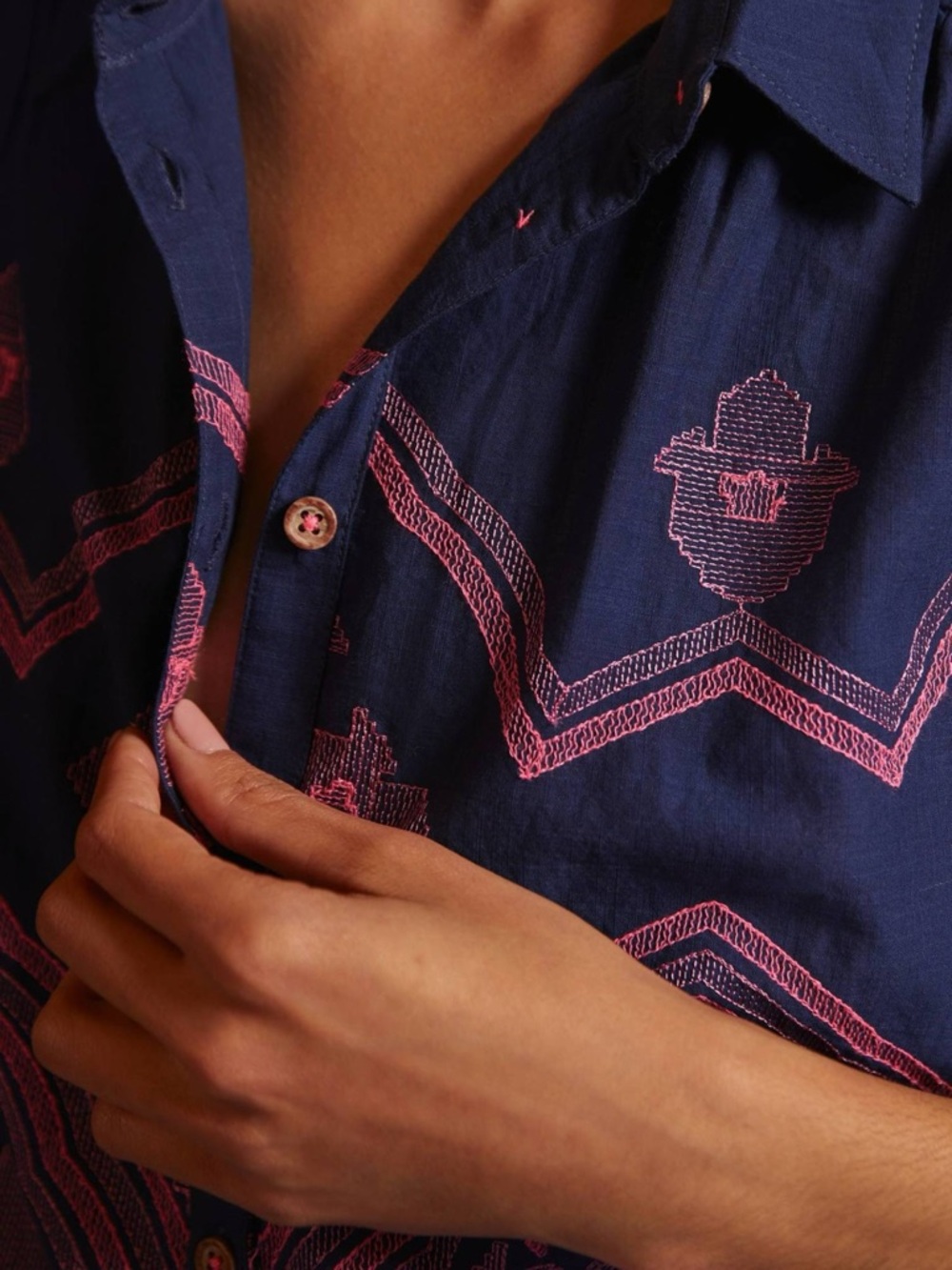 Anthropologie Shirt Women Blue Embroidered Relaxed Button Up Size S - Picture 4 of 13